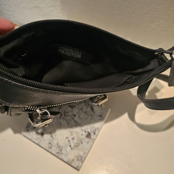 Kenneth Cole crossbody purse - Picture 2 of 3